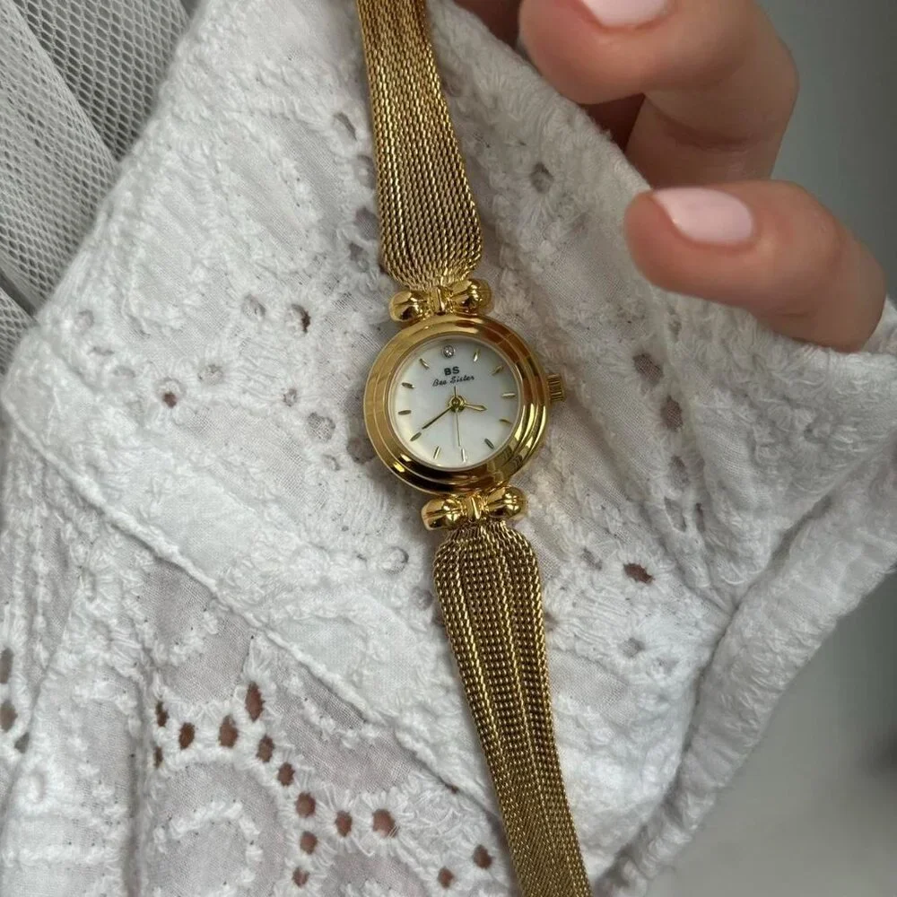 SKU0410 Gold White dial Women Fashion Round Watch stainless steel‎ + gift bag